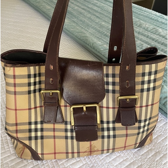 ***BURBERRY*** Classic Large tote with Buckle Bag 🩵 💙 - Picture 2 of 11